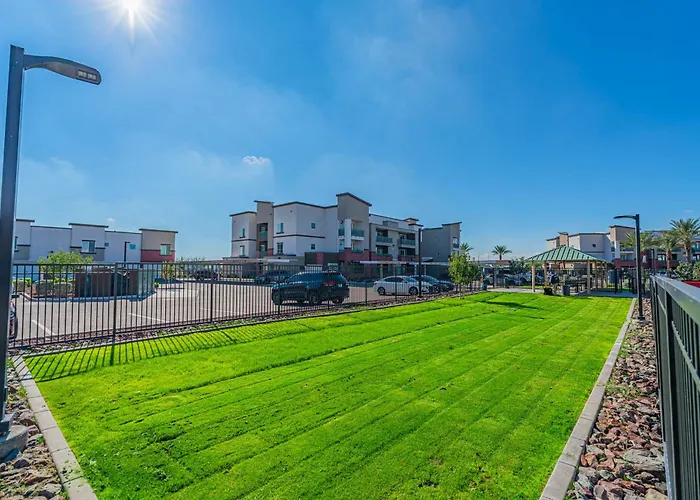 Stadium Area W Pool Gym Balcony Parking Wd Apartment *