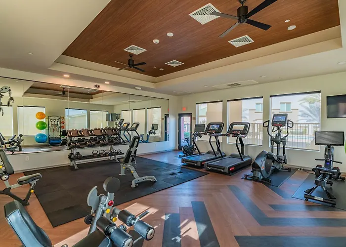Stadium Area W Pool Gym Balcony Parking Wd Glendale