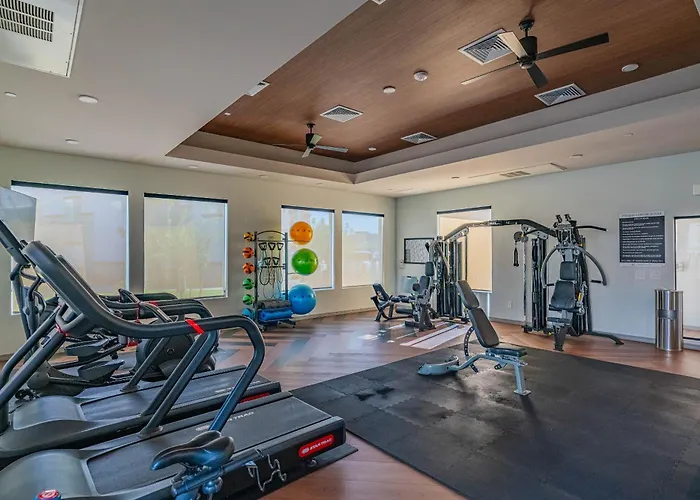 Stadium Area W Pool Gym Balcony Parking Wd Apartment Glendale