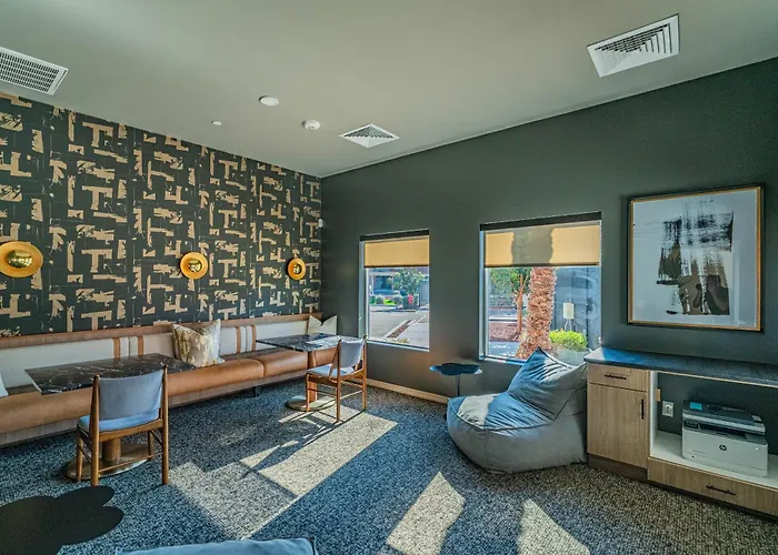 Stadium Area W Pool Gym Balcony Parking Wd Apartment Glendale