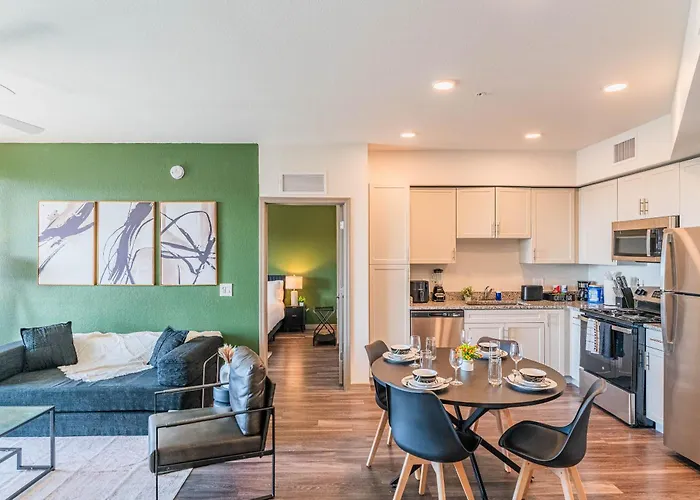 Stadium Area W Pool Gym Balcony Parking Wd Glendale
