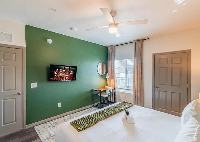Apartment Stadium Area W Pool Gym Balcony Parking Wd Glendale