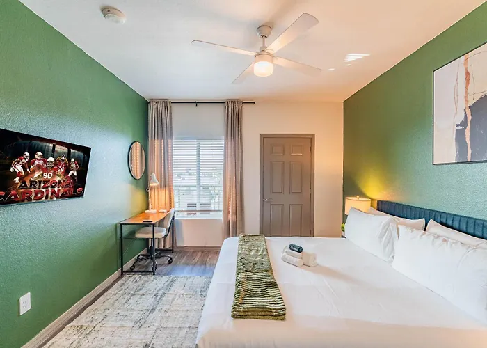 Stadium Area W Pool Gym Balcony Parking Wd Glendale